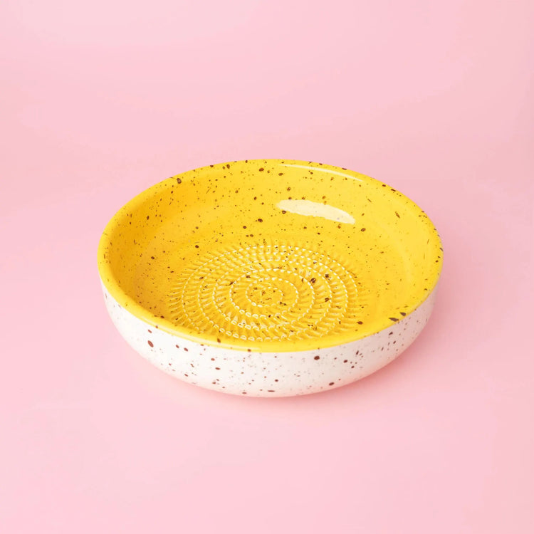 Ceramic Ginger Grater Plate: Spanish Kitchen Utensil, Vegan - CANELA